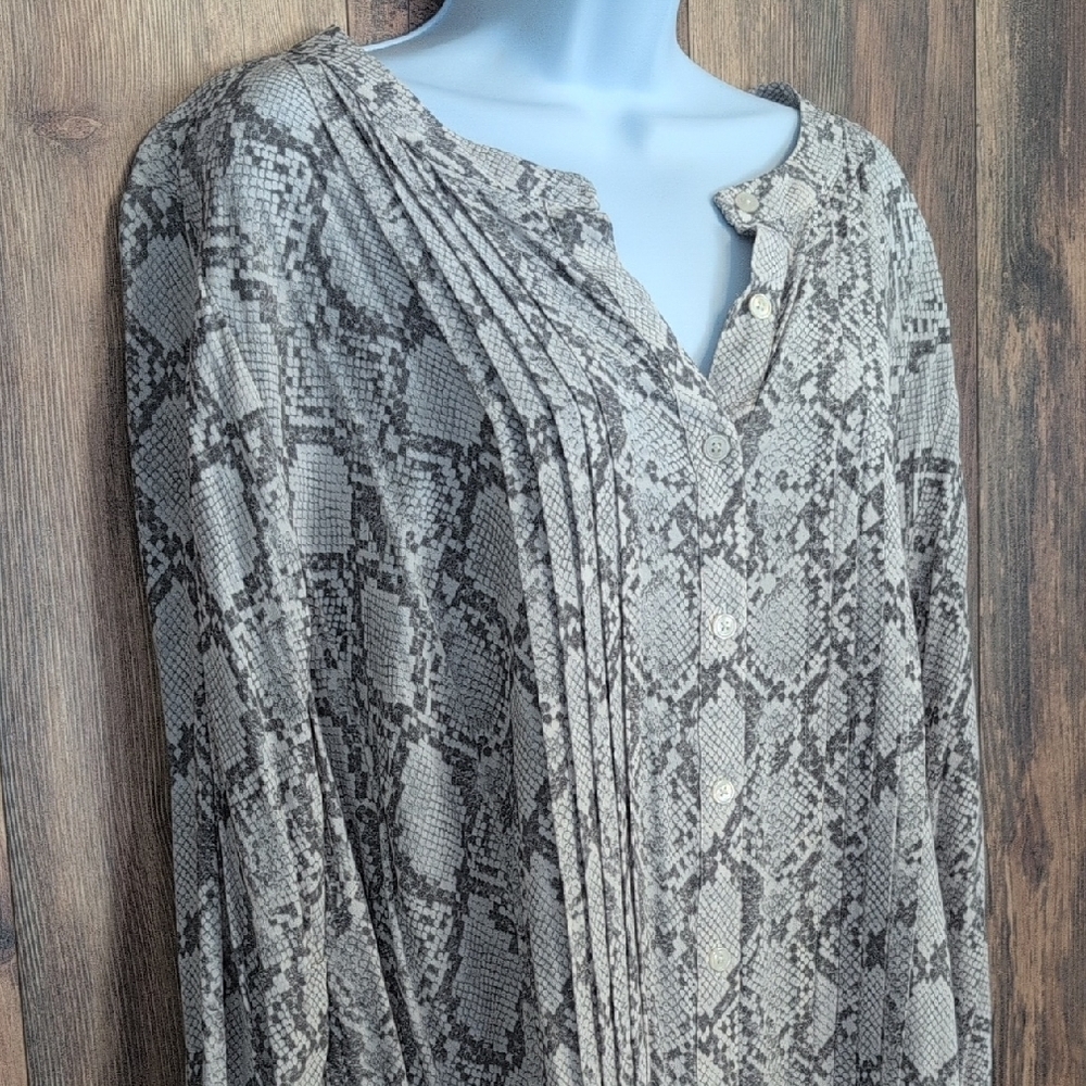Talbots Plus Gray/White Snake Print Button Down B… - image 1